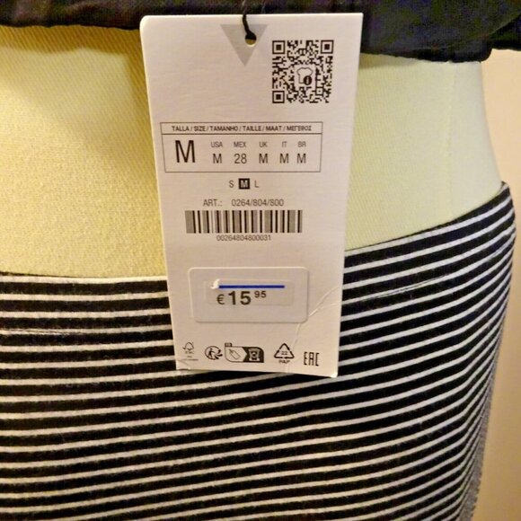 Zara NWT Medium Halter Crop Top 90’s Retro Style Black - Picture 6 of 6